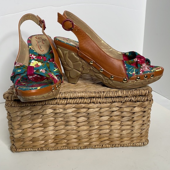 Poetic License Garden Variety Floral Slingback Heels  Studs Leather Sz 7 - Picture 11 of 11